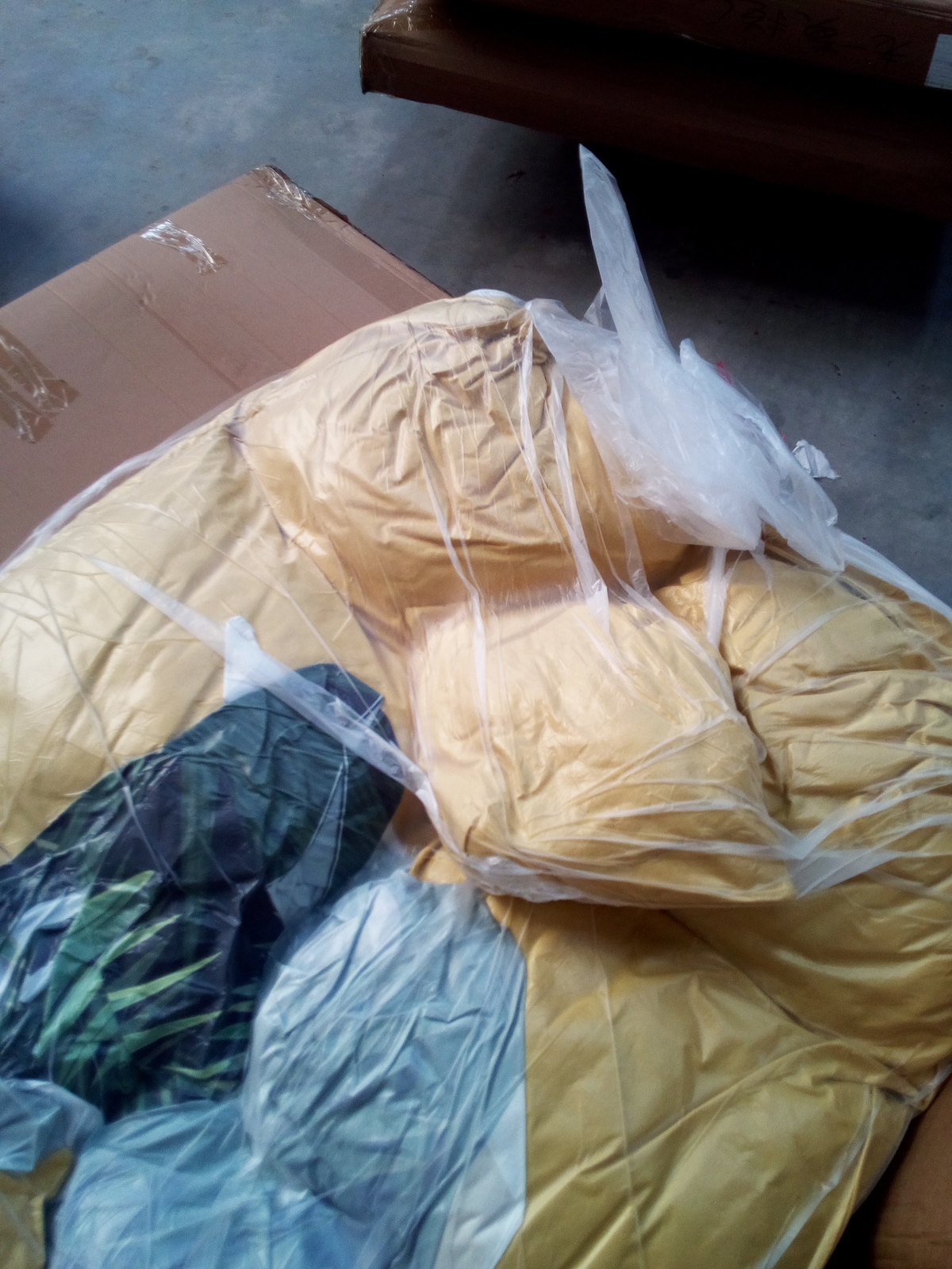 Bean bag chairs and matching cushions — Documentation and loose components