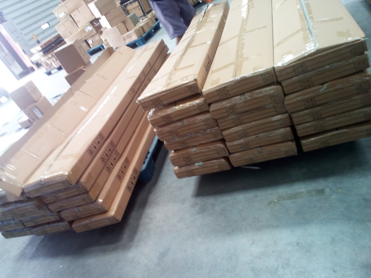 White three-tier bookcase, 191 cm as received — shipping record SR-2026-046