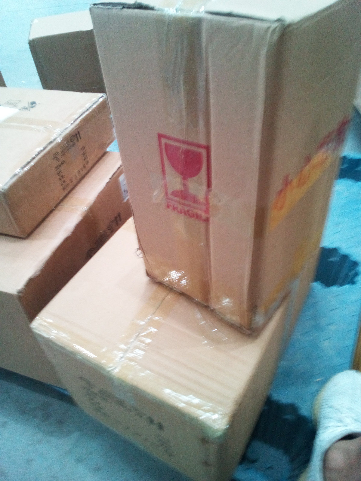 Ceiling fan with integrated light as received — shipping record SR-2026-043