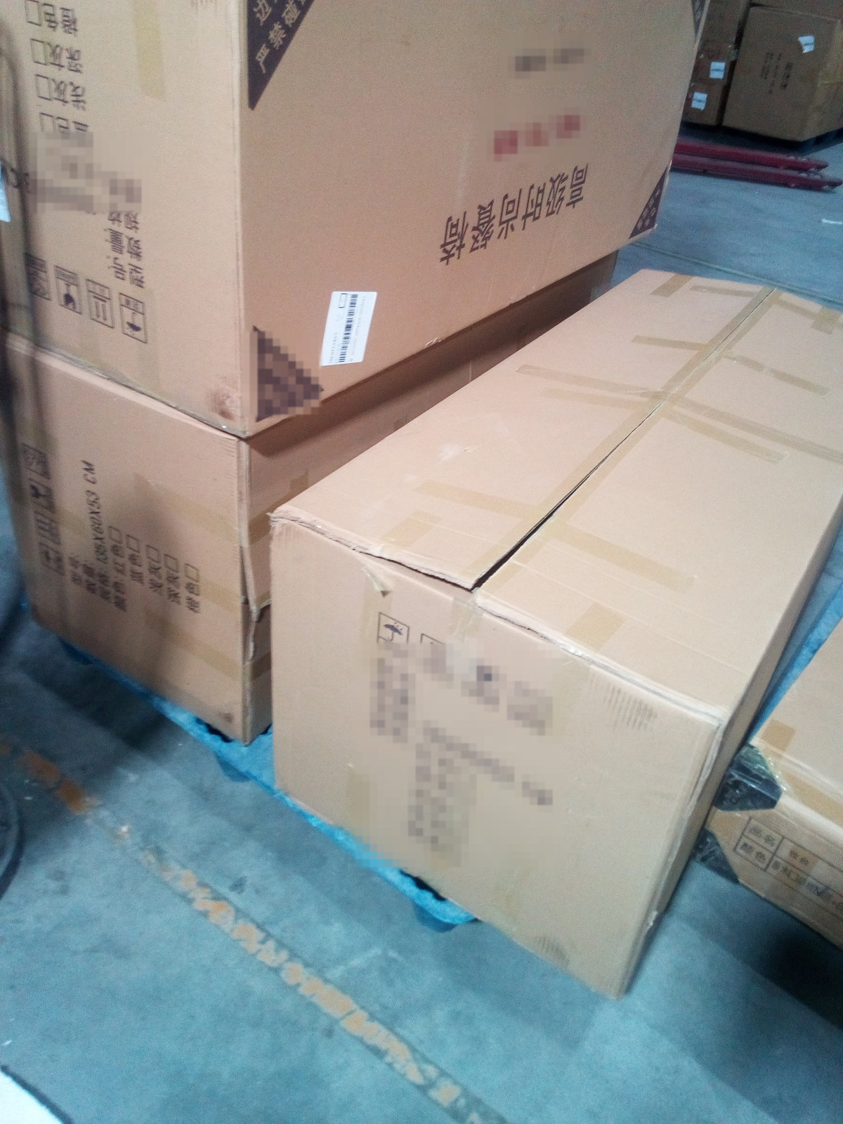 Off-white dining table and chair set as received — shipping record SR-2026-041