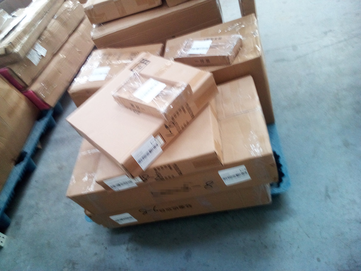 Dressing table with mirror as received — shipping record SR-2026-065
