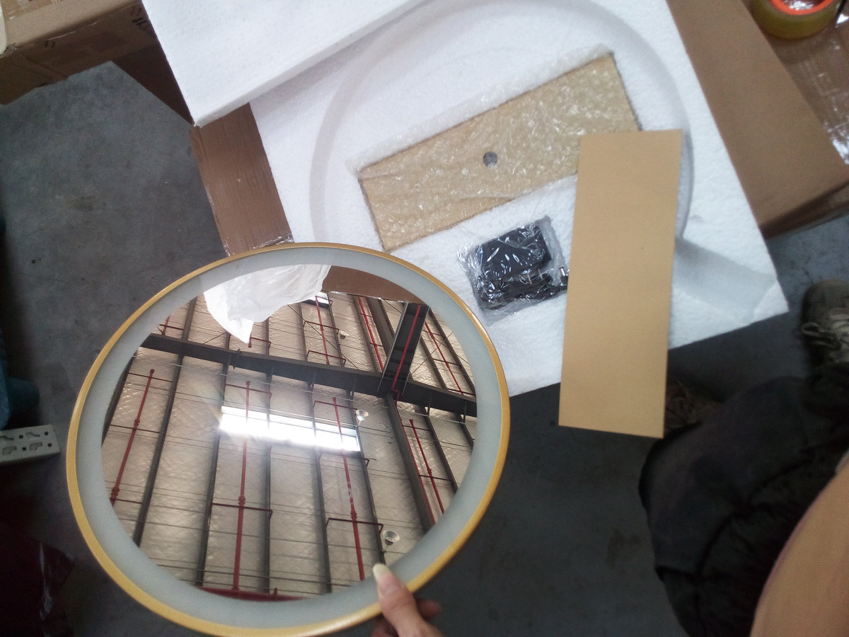 Dressing table with mirror — Fittings and hardware