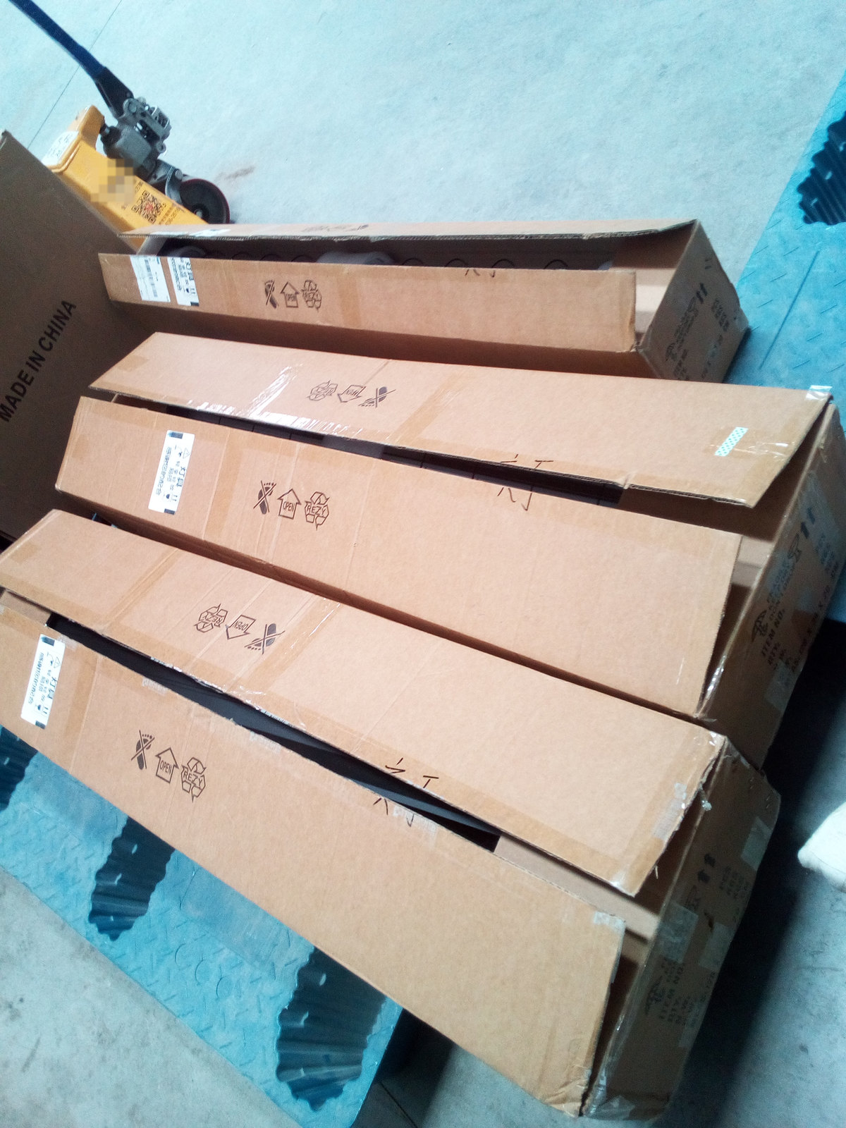Linear island light, black, warm white as received — shipping record SR-2026-045