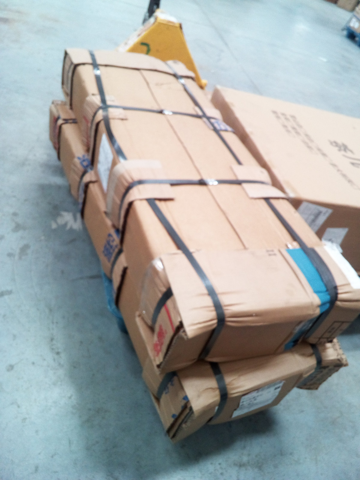 Kitchen island and trolley as received — shipping record SR-2026-078