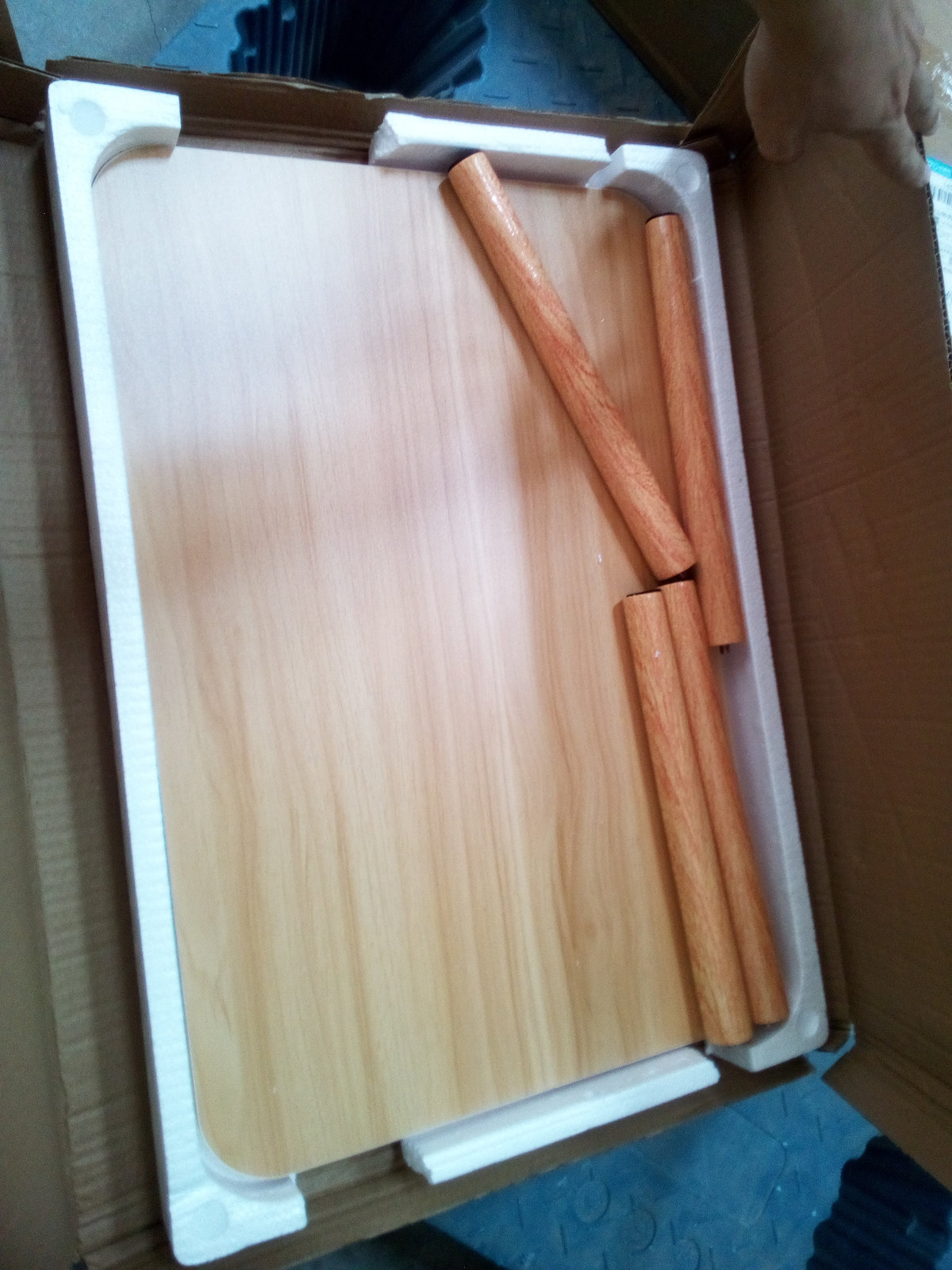Mobile laptop cart and stand as received — shipping record SR-2026-058