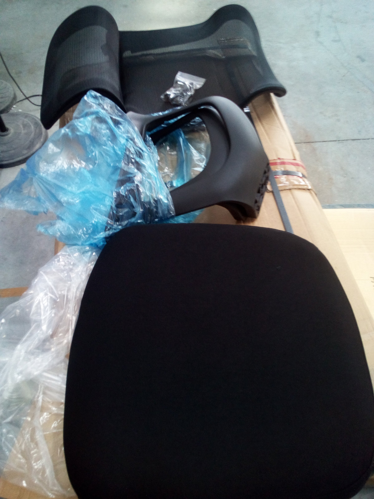 Office chair with a bow-leg base — Fittings and hardware