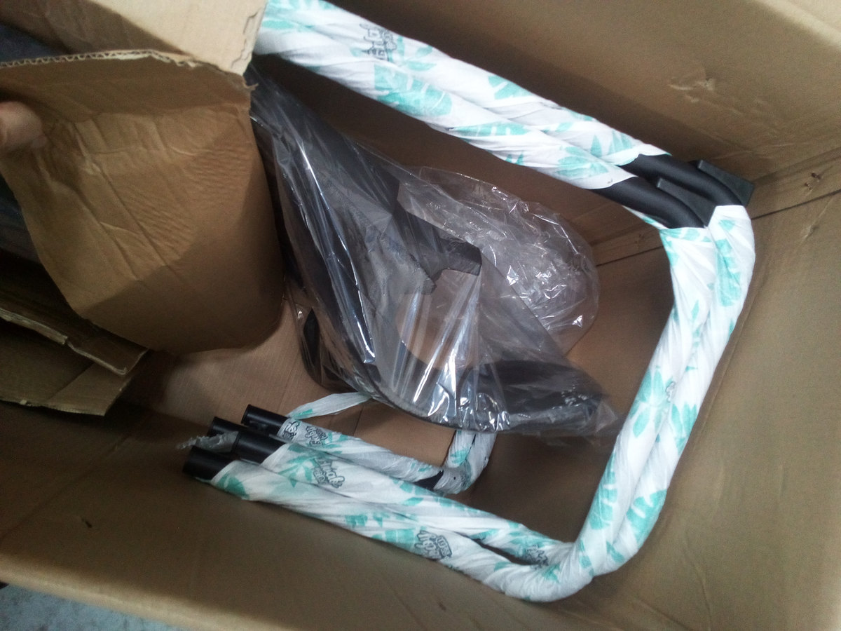 Office chair with a bow-leg base — Documentation and loose components