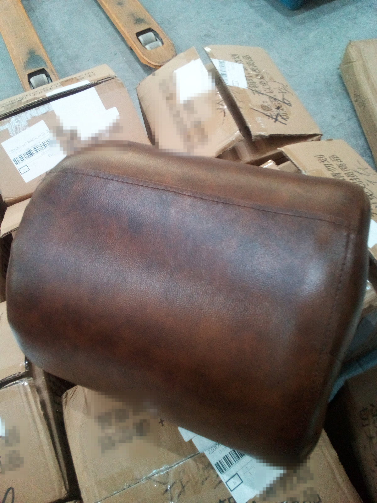 Round buttoned ottoman as received — shipping record SR-2026-068