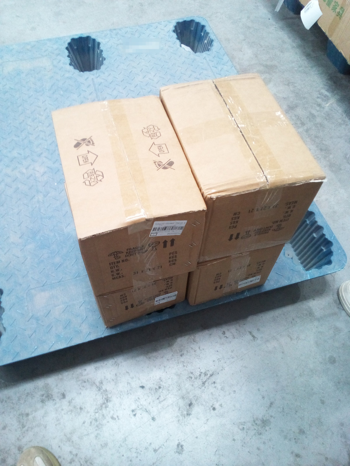 Wall light, two-piece carton as received — shipping record SR-2026-054